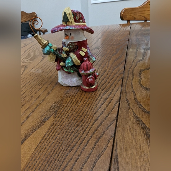 - Kurt S. Adler Inc. Resin firefighter snowman. Christmas figure. 5… - Picture 5 of 5